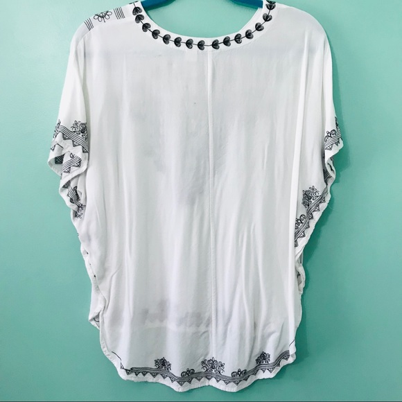 White Shawl Shirt - Picture 2 of 2